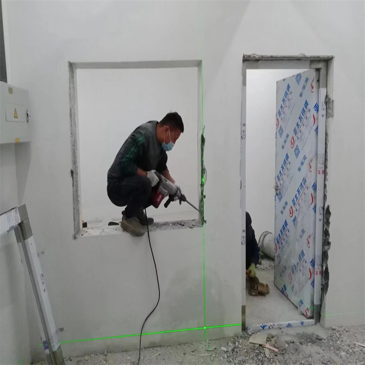 临沧铅门安装过程